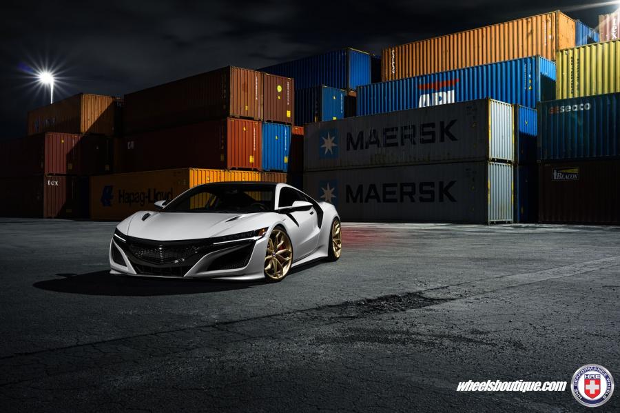 Acura NSX on HRE Wheels (P201) 2016 года  (фото 2 из 10)